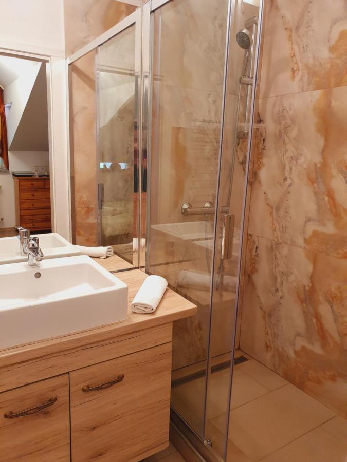 Karmelita Boutique Apartman Sopron Ngoại thất bức ảnh
