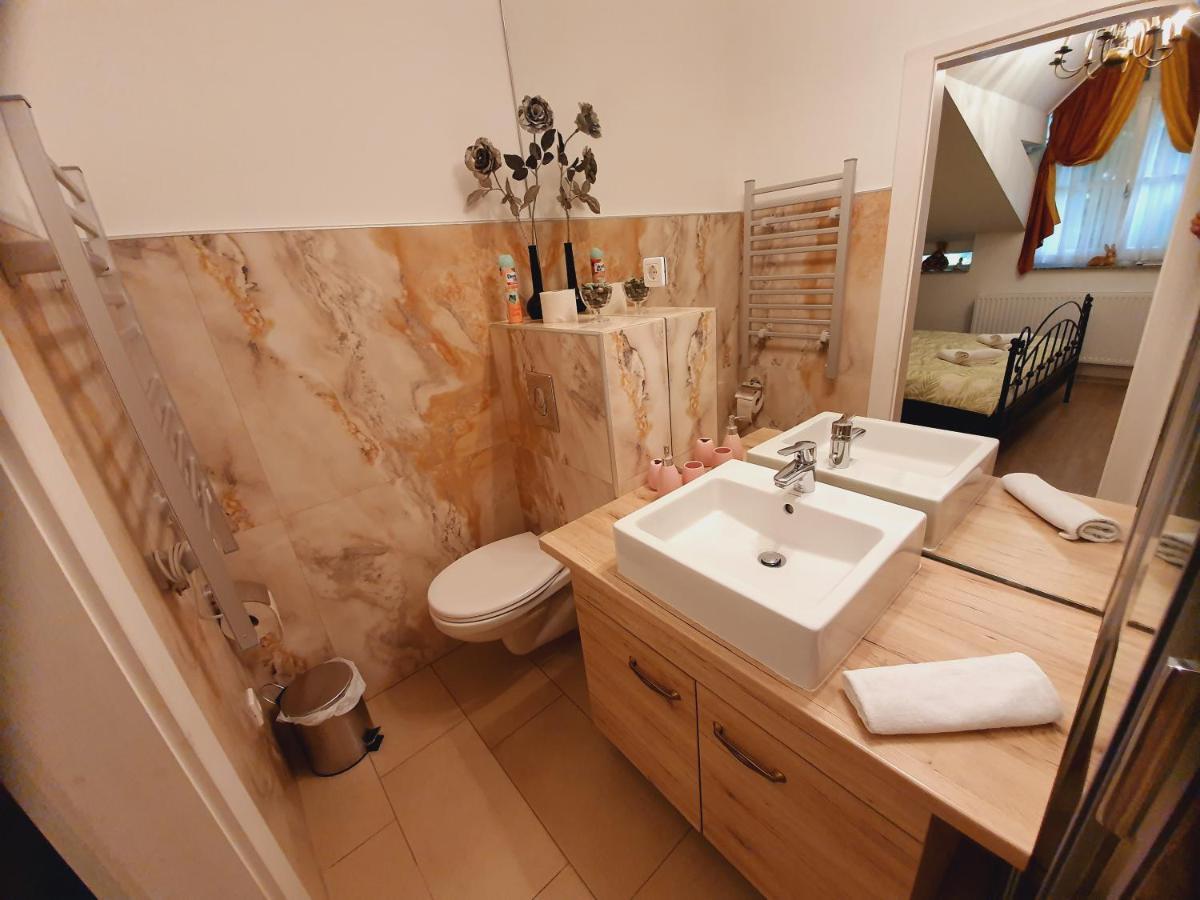 Karmelita Boutique Apartman Sopron Ngoại thất bức ảnh