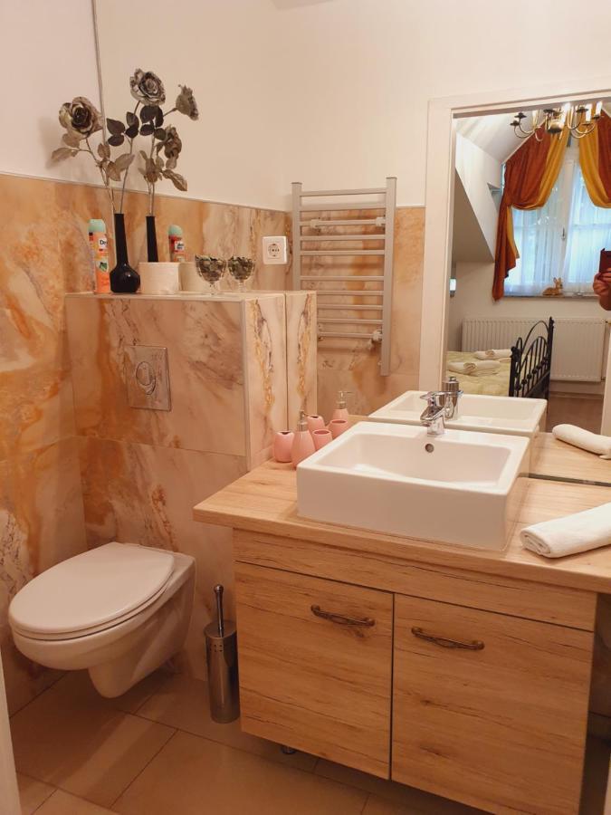 Karmelita Boutique Apartman Sopron Ngoại thất bức ảnh
