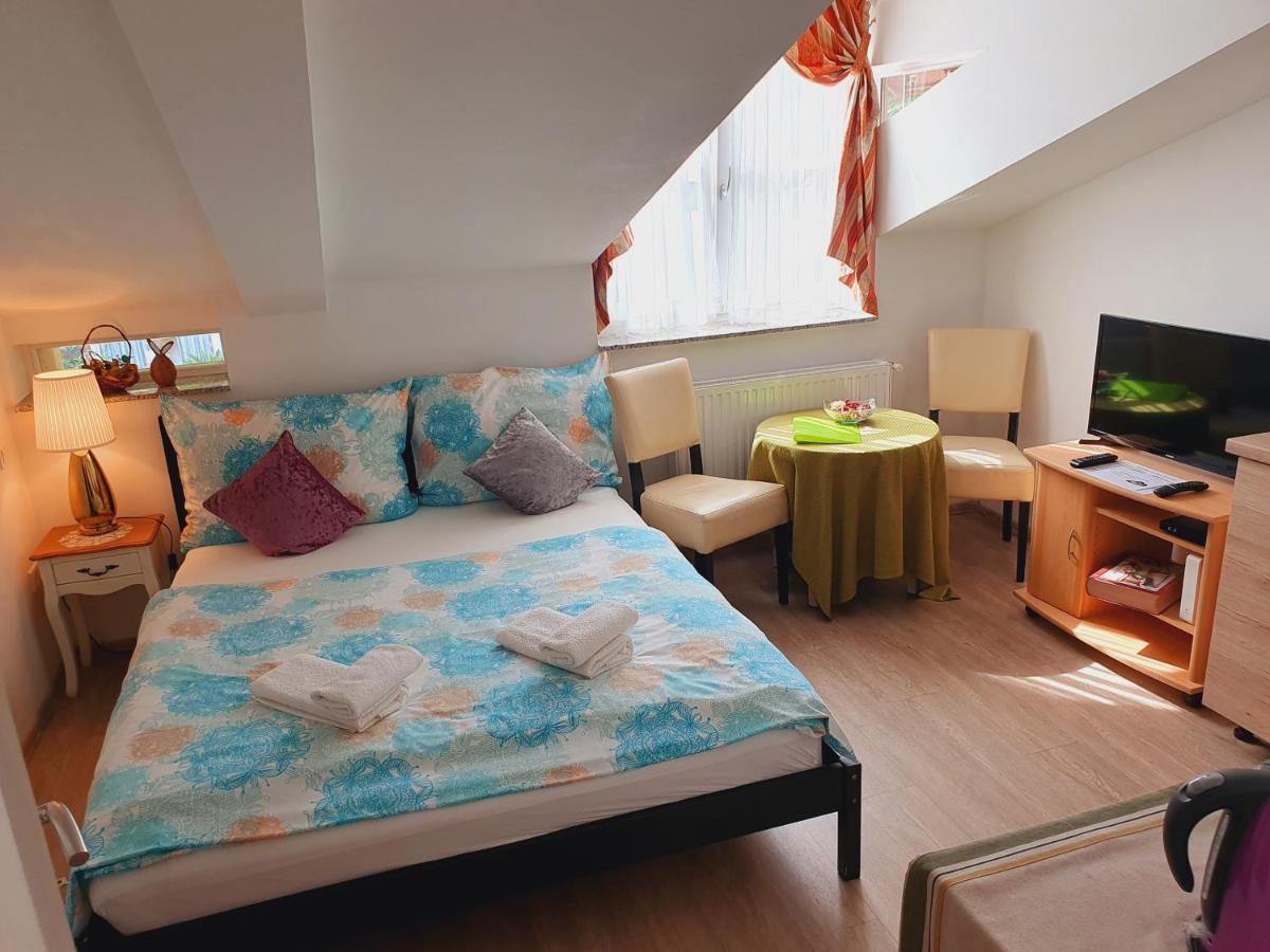 Karmelita Boutique Apartman Sopron Ngoại thất bức ảnh