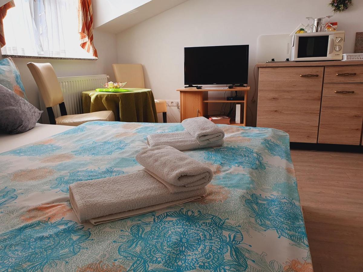 Karmelita Boutique Apartman Sopron Ngoại thất bức ảnh