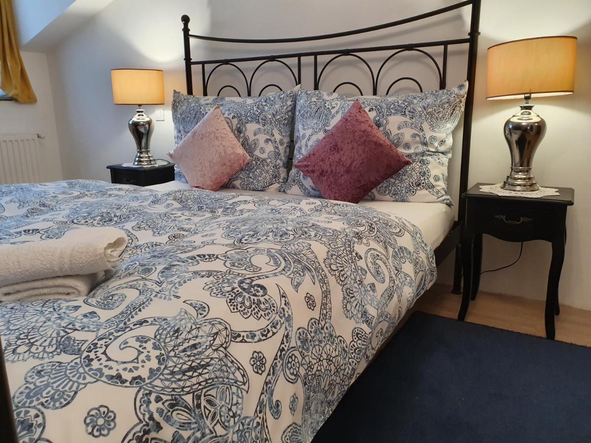 Karmelita Boutique Apartman Sopron Ngoại thất bức ảnh